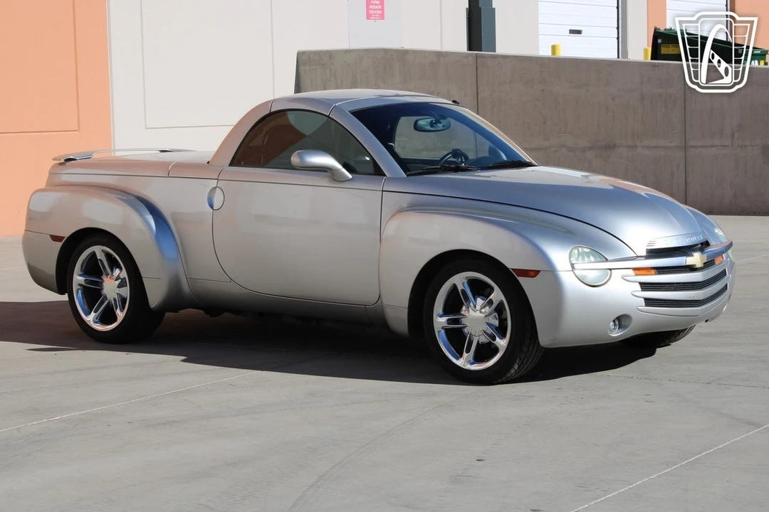 2005 Chevrolet SSR - Image 12 of 21