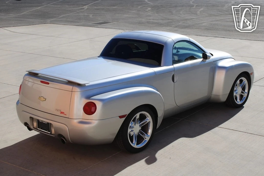 2005 Chevrolet SSR - Image 18 of 21