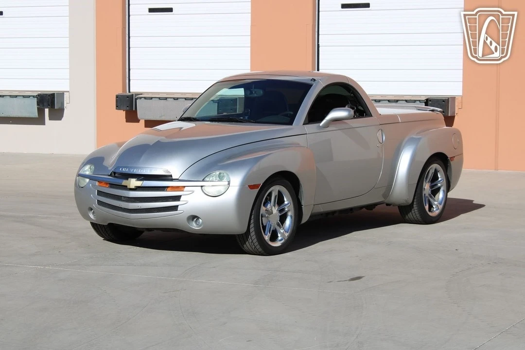 2005 Chevrolet SSR - Image 7 of 21