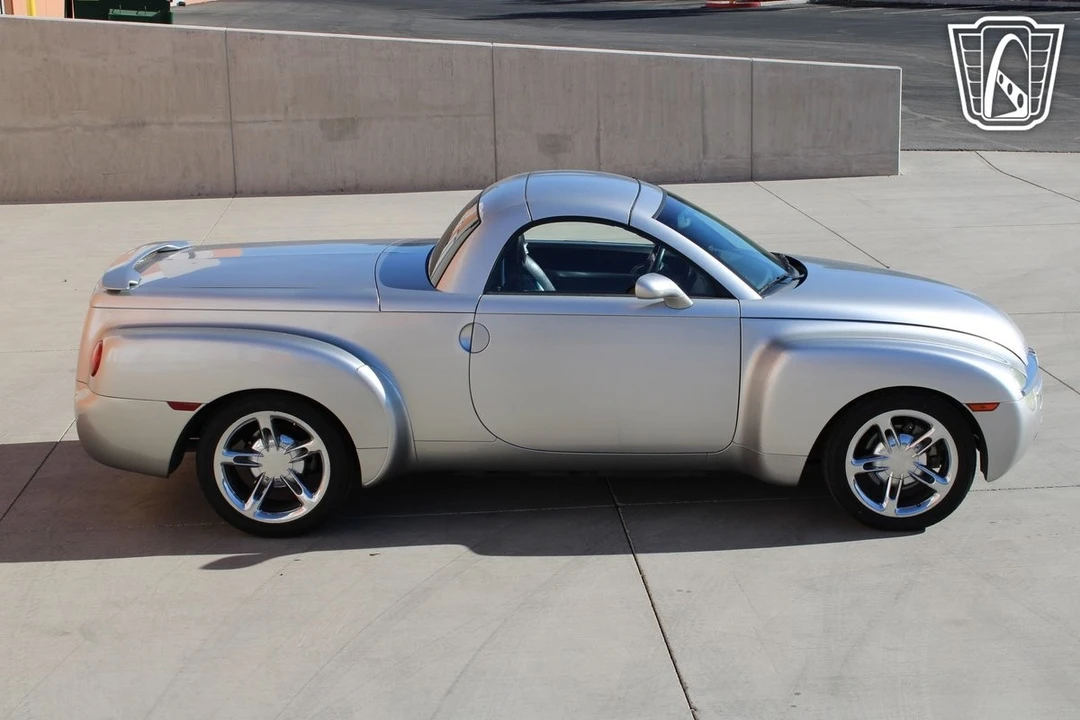 2005 Chevrolet SSR - Image 19 of 21