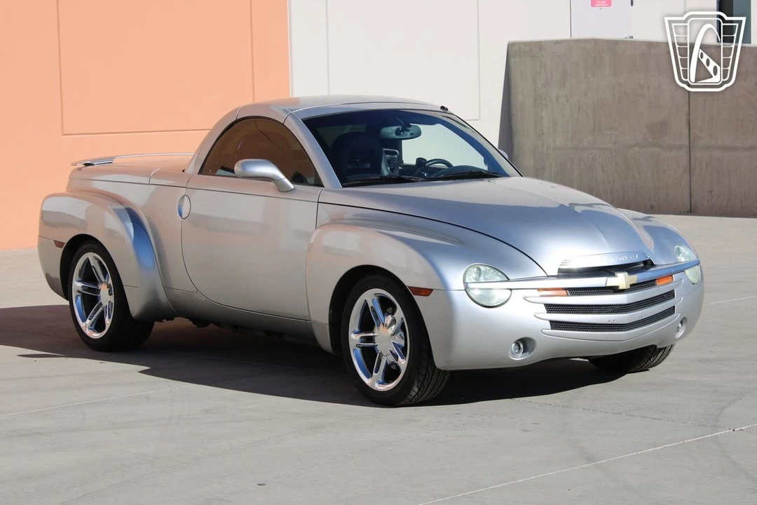 2005 Chevrolet SSR - Image 10 of 12