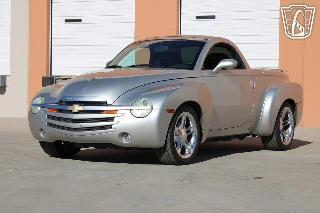 2005 Chevrolet SSR - Image 9 of 12