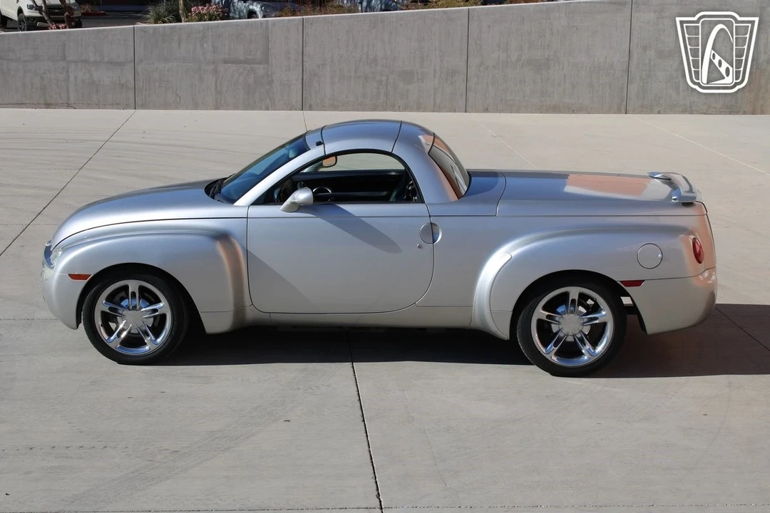 2005 Chevrolet SSR - Image 15 of 21