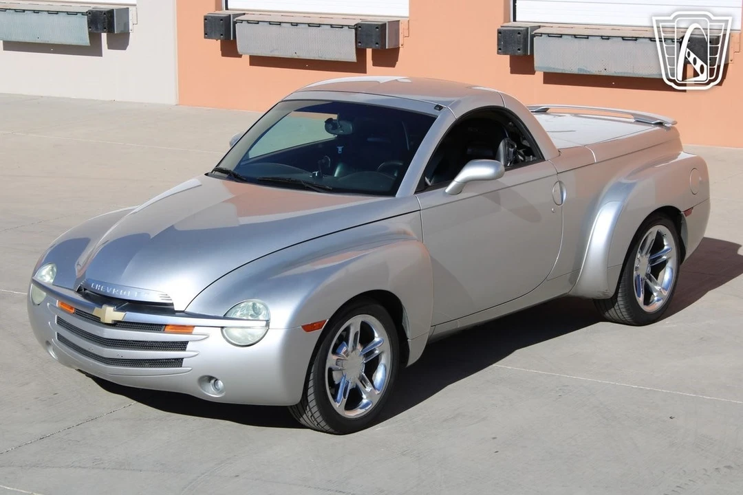 2005 Chevrolet SSR - Image 14 of 21