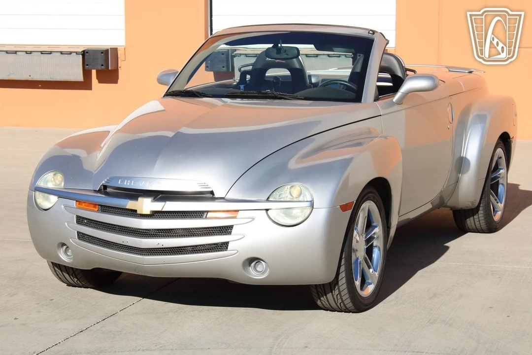 2005 Chevrolet SSR - Image 4 of 12
