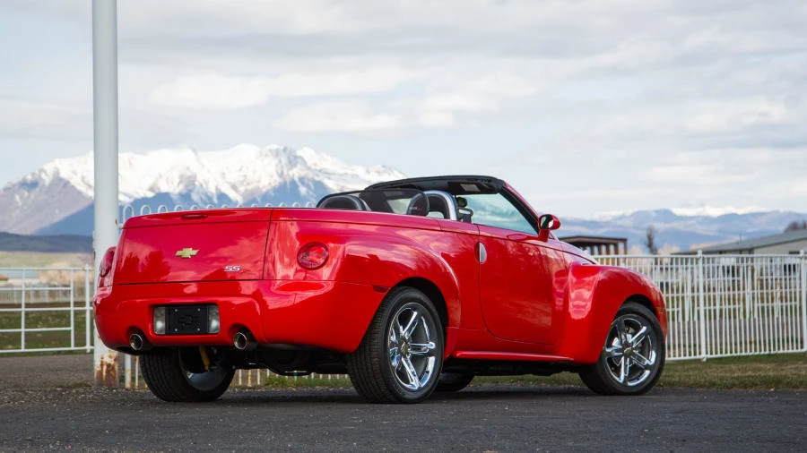 2005 Chevrolet SSR - Image 3 of 19