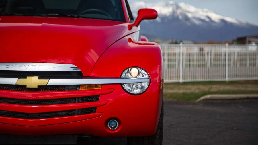 2005 Chevrolet SSR - Image 16 of 19