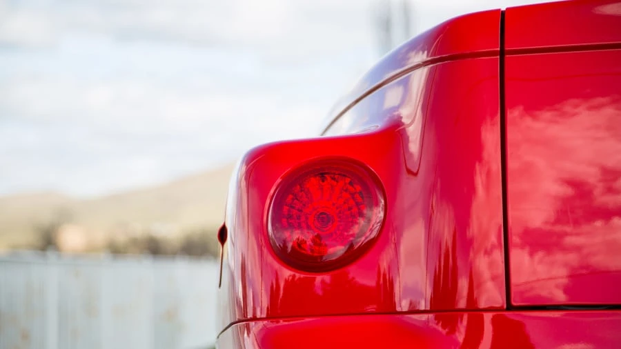 2005 Chevrolet SSR - Image 18 of 19