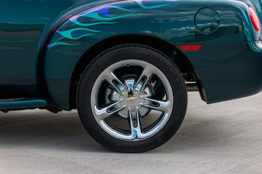 2005 Chevrolet SSR - Image 24 of 31