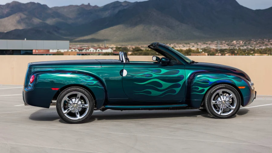 2005 Chevrolet SSR - Image 14 of 31