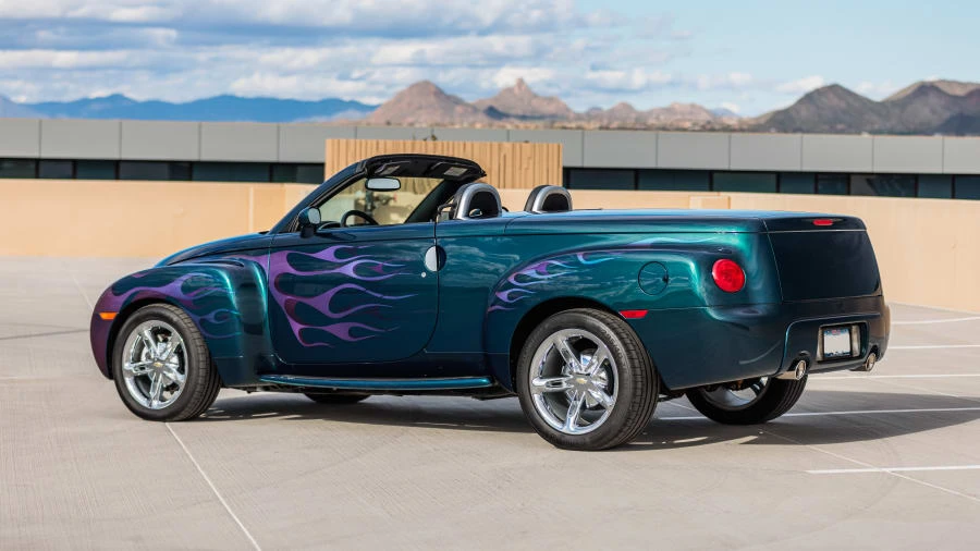 2005 Chevrolet SSR - Image 16 of 31