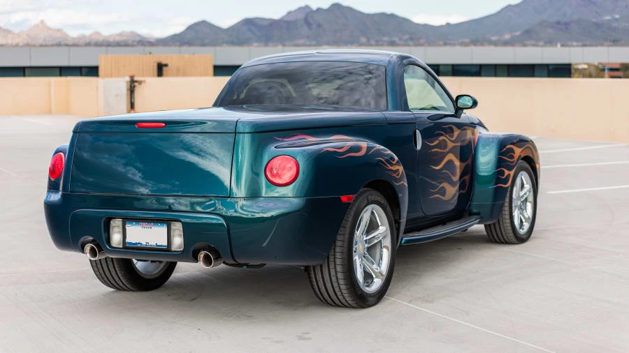 2005 Chevrolet SSR - Image 11 of 31