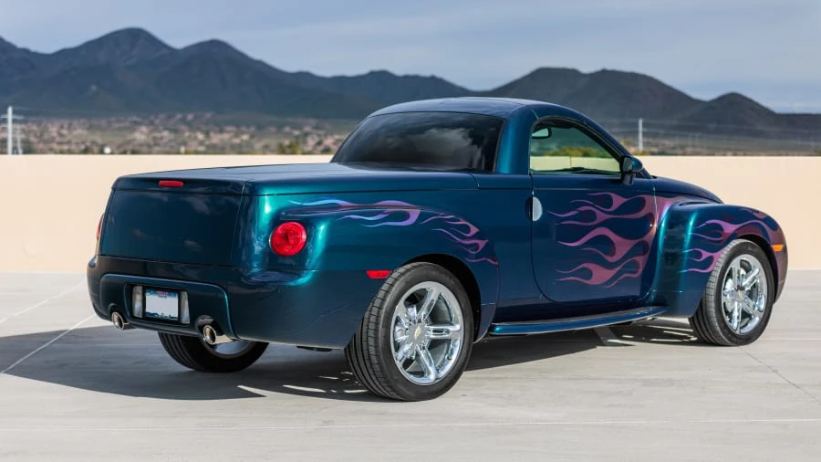 2005 Chevrolet SSR - Image 10 of 31