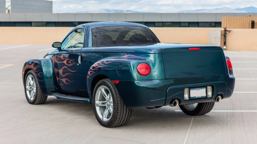 2005 Chevrolet SSR - Image 12 of 31