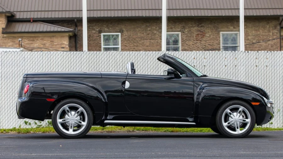 2005 Chevrolet SSR - Image 8 of 16