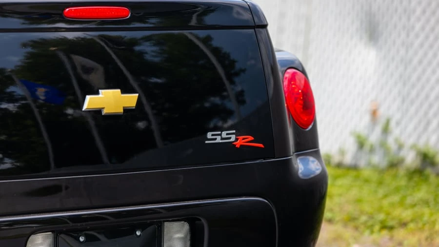 2005 Chevrolet SSR - Image 9 of 16