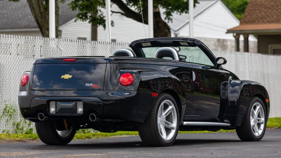2005 Chevrolet SSR - Image 12 of 16