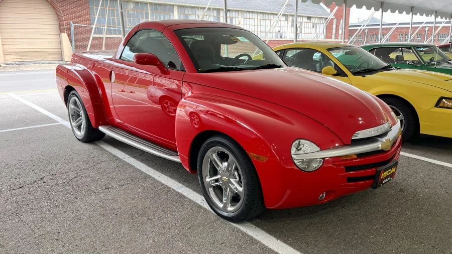 2005 Chevrolet SSR - Image 3 of 6