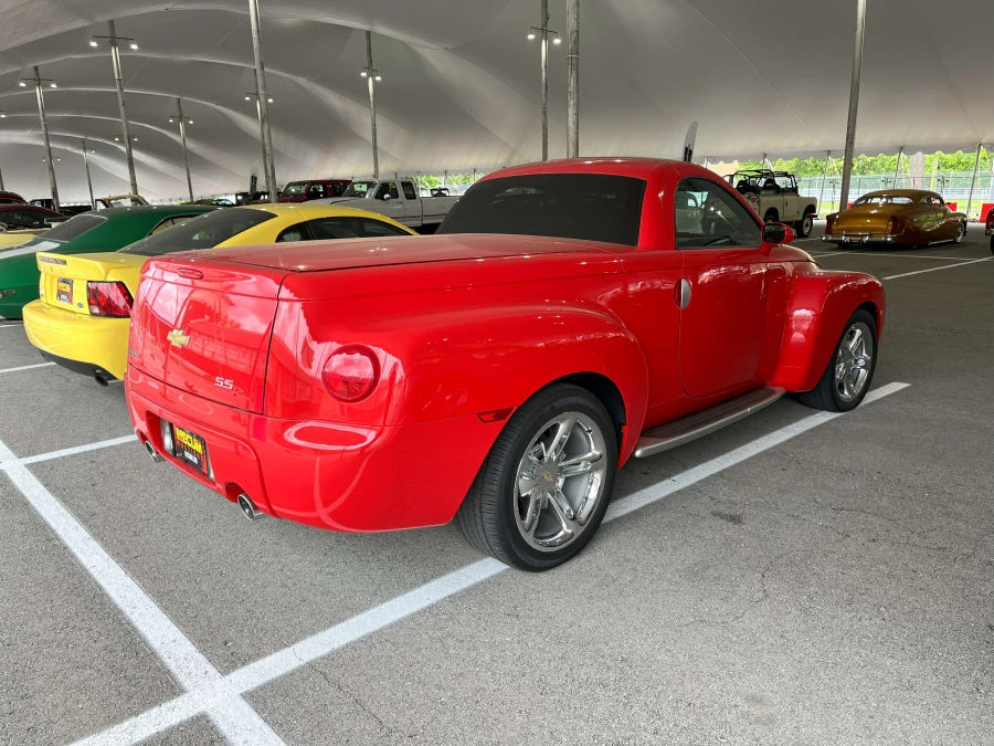 2005 Chevrolet SSR - Image 4 of 6