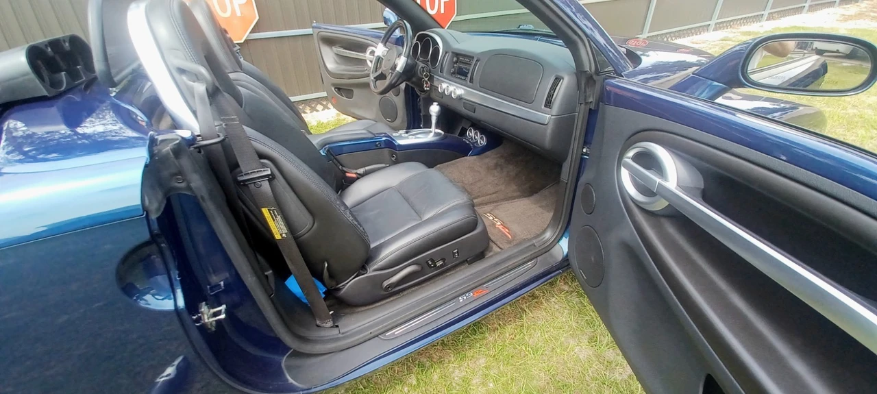 2005 Chevrolet SSR - Image 10 of 21