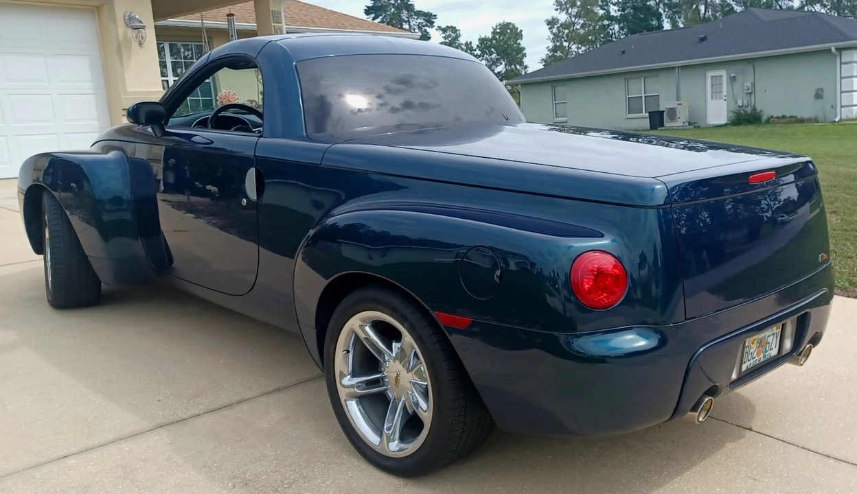 2005 Chevrolet SSR - Image 4 of 21