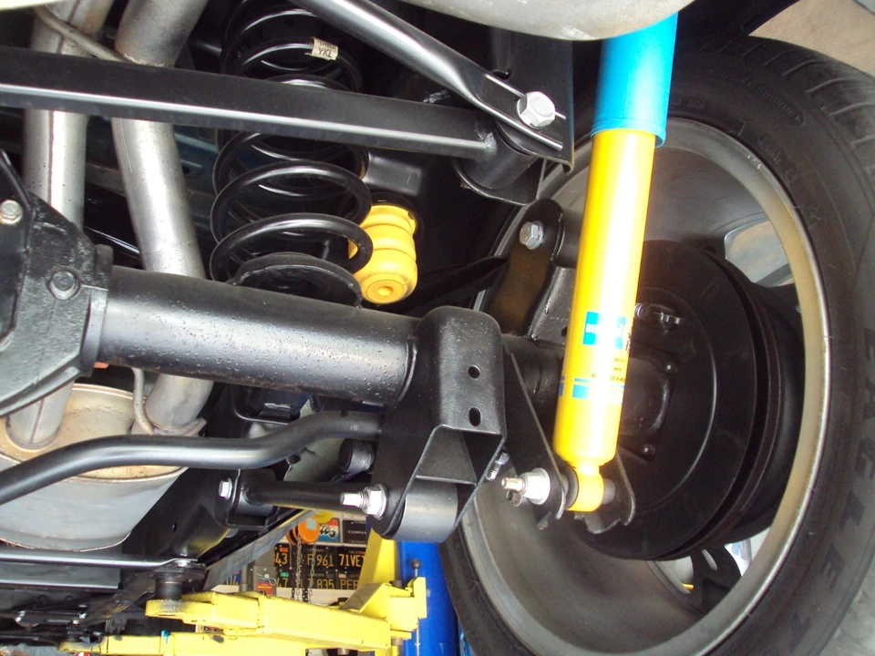 2005 Chevrolet SSR - Image 18 of 21
