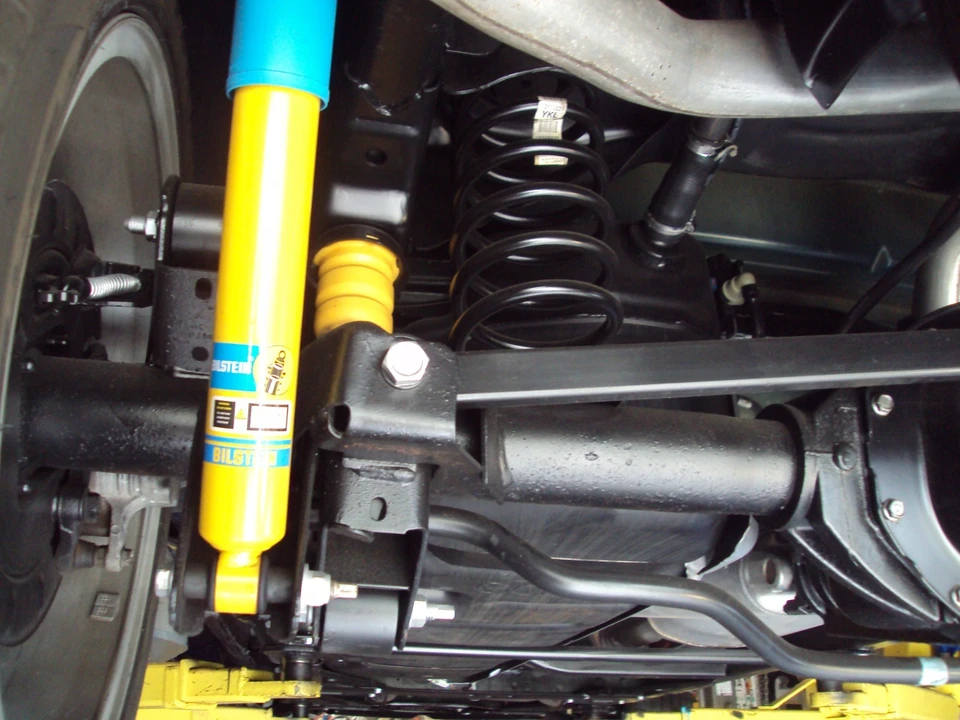 2005 Chevrolet SSR - Image 19 of 21