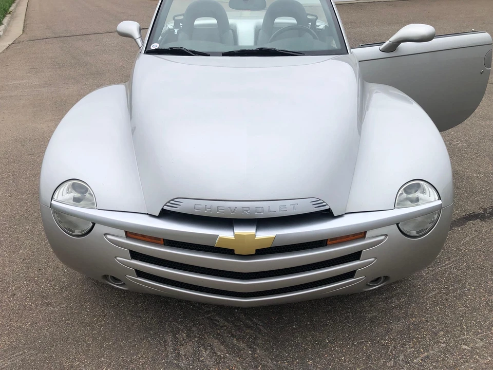 2005 Chevrolet SSR - Image 12 of 29