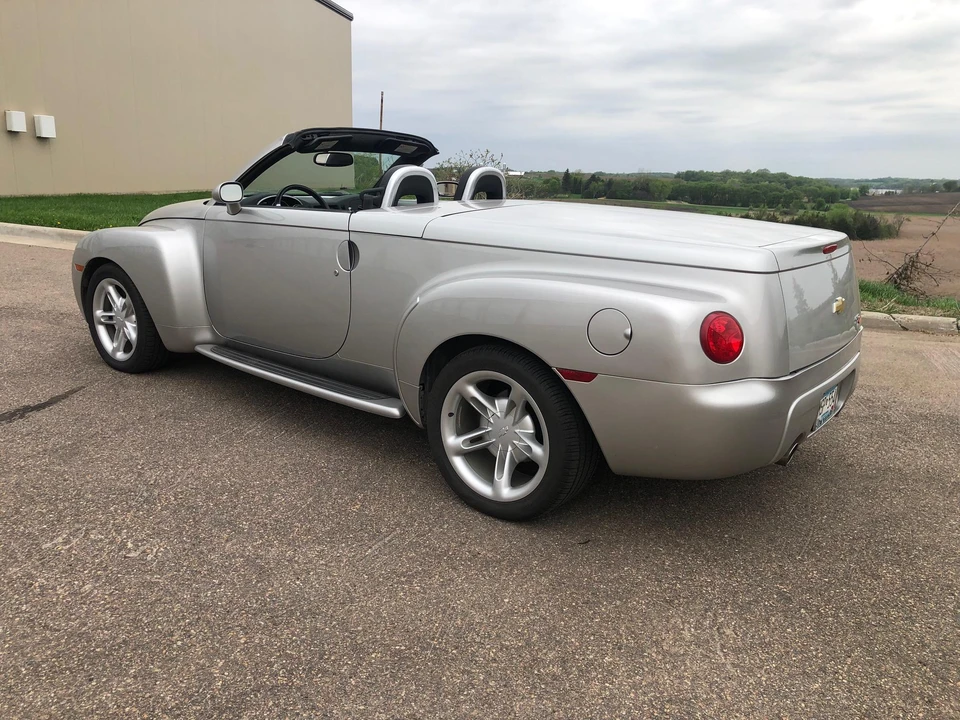 2005 Chevrolet SSR - Image 9 of 29