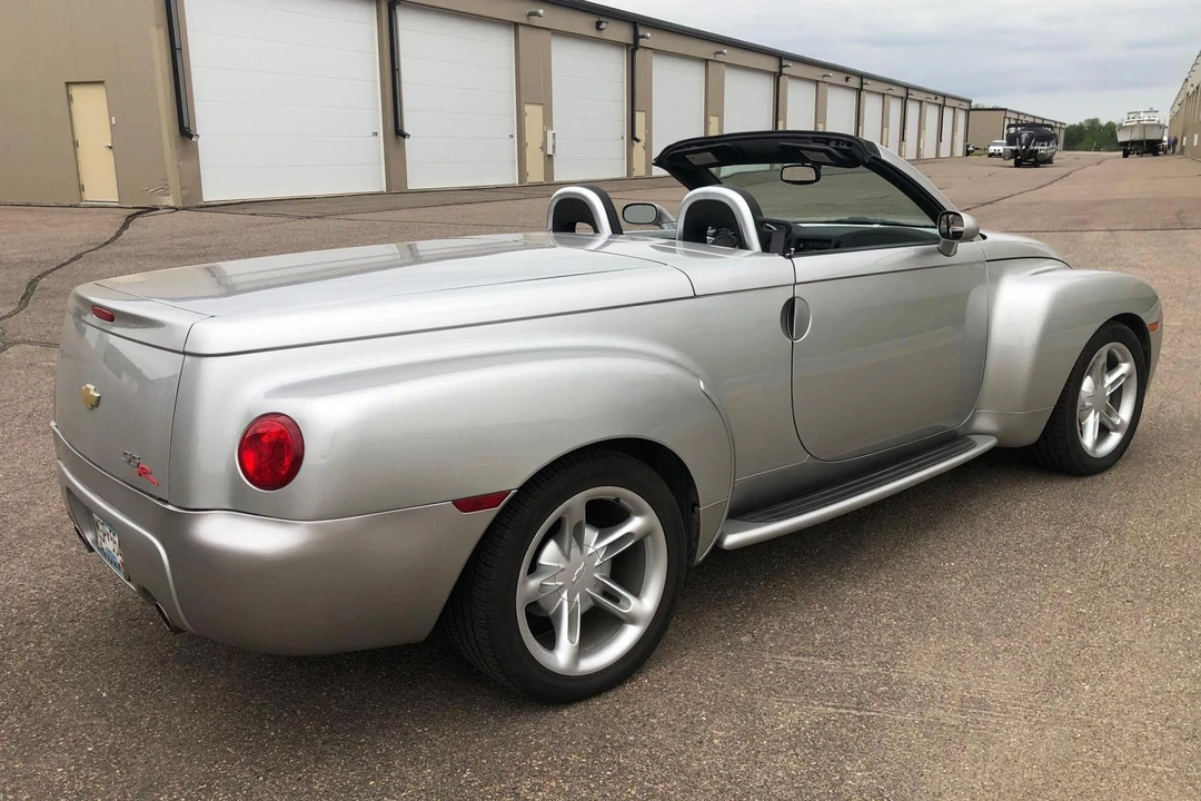 2005 Chevrolet SSR - Image 4 of 29