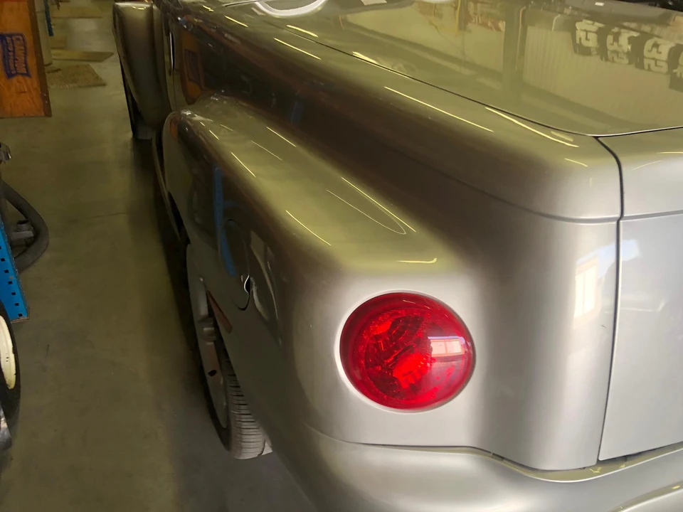 2005 Chevrolet SSR - Image 26 of 29