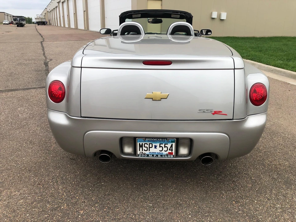 2005 Chevrolet SSR - Image 10 of 29