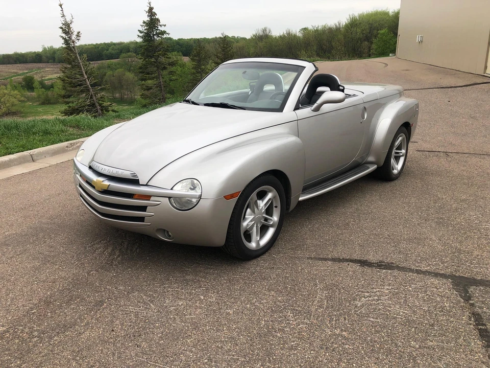 2005 Chevrolet SSR - Image 8 of 29