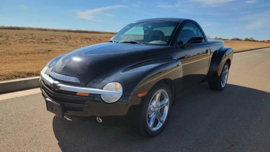 2005 Chevrolet SSR - Image 7 of 13