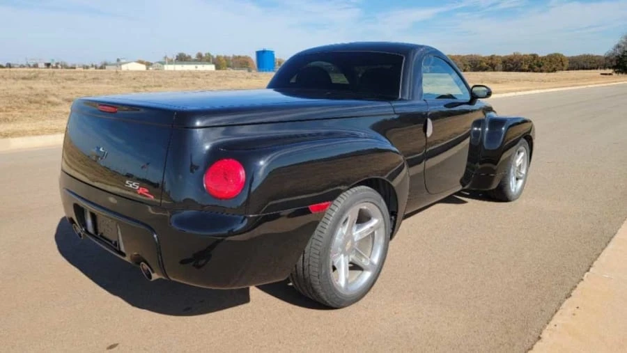 2005 Chevrolet SSR - Image 3 of 13