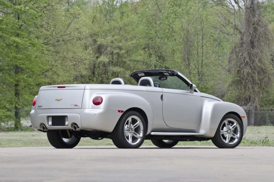 2005 Chevrolet SSR - Image 2 of 10