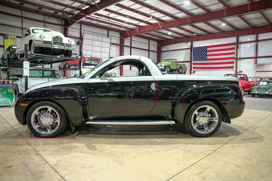2005 Chevrolet SSR - Image 4 of 12