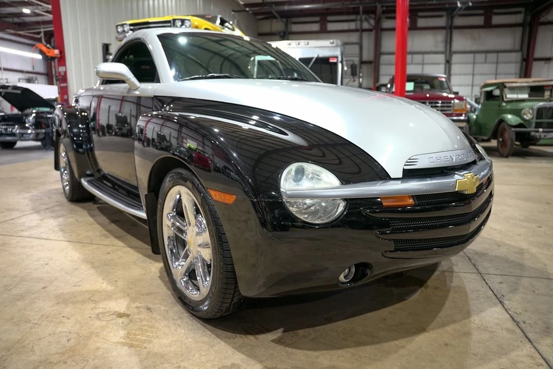 2005 Chevrolet SSR - Image 12 of 12