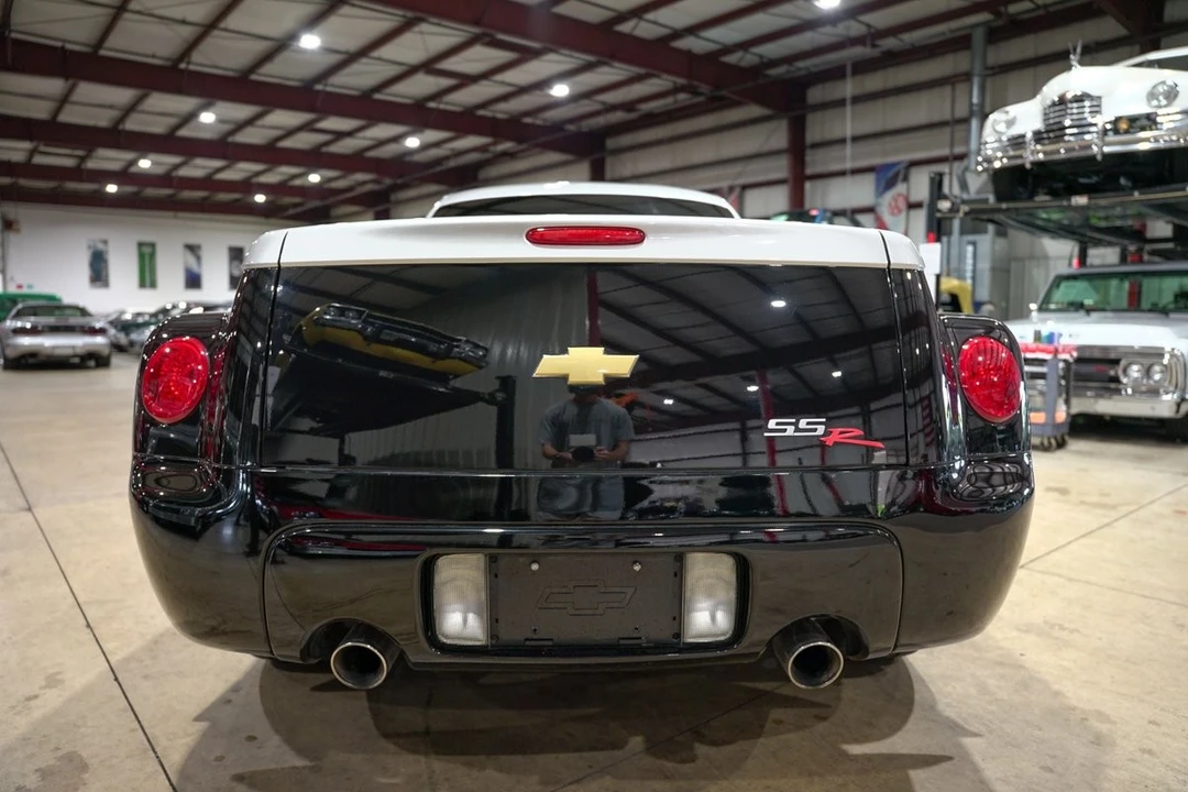 2005 Chevrolet SSR - Image 4 of 21