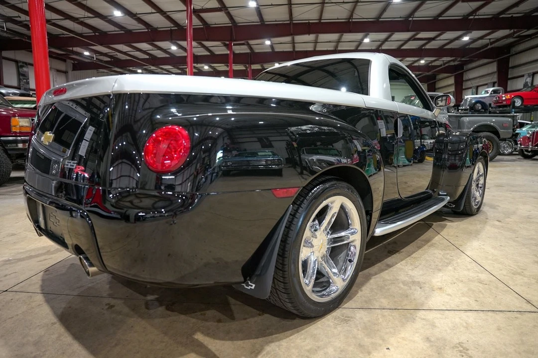 2005 Chevrolet SSR - Image 5 of 21