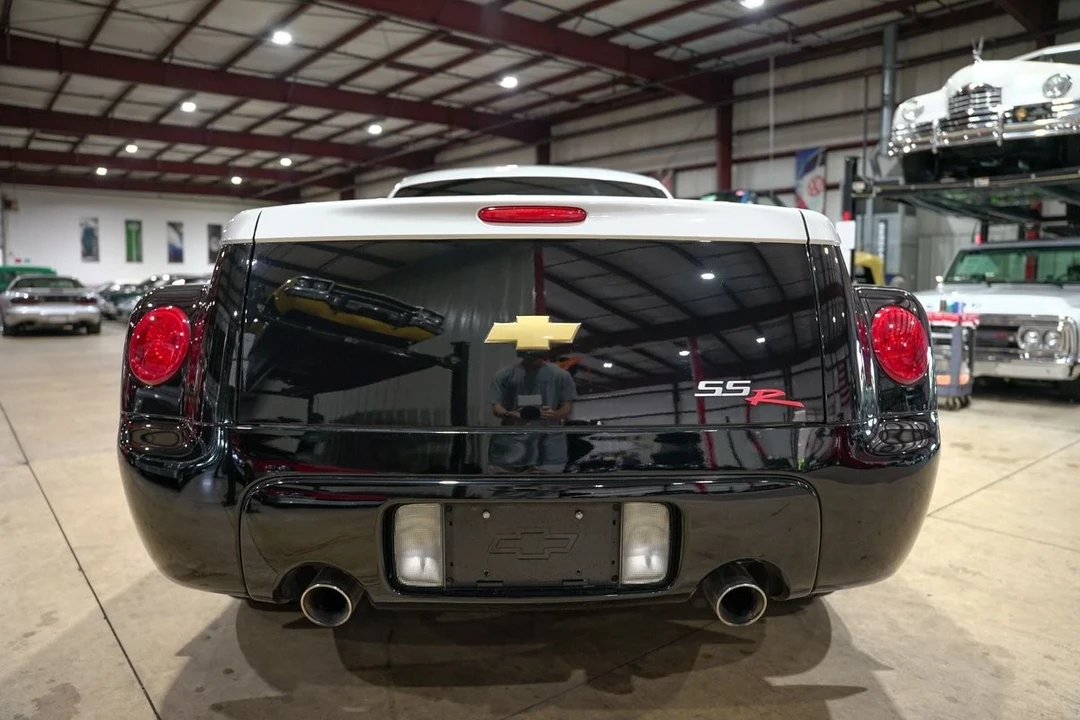 2005 Chevrolet SSR - Image 7 of 12