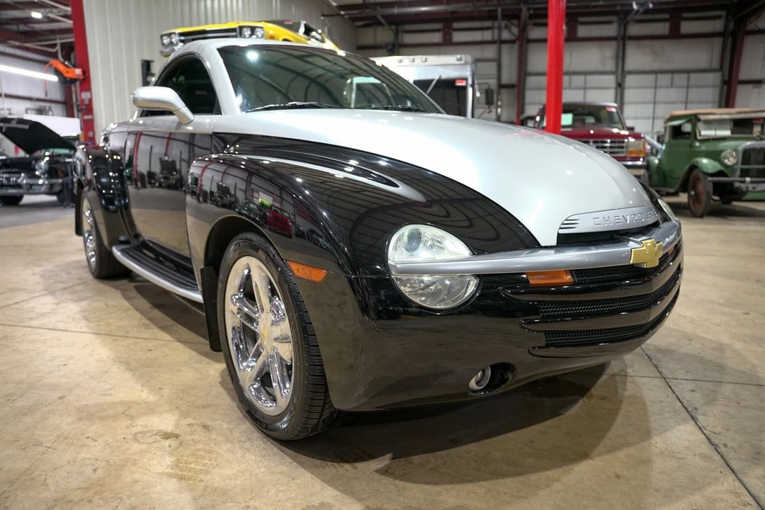 2005 Chevrolet SSR - Image 12 of 12