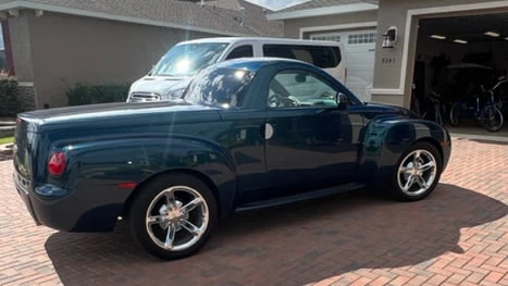 2005 Chevrolet SSR - Image 2 of 7