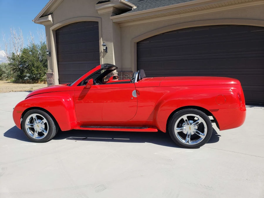 2005 Chevrolet SSR - Image 8 of 9