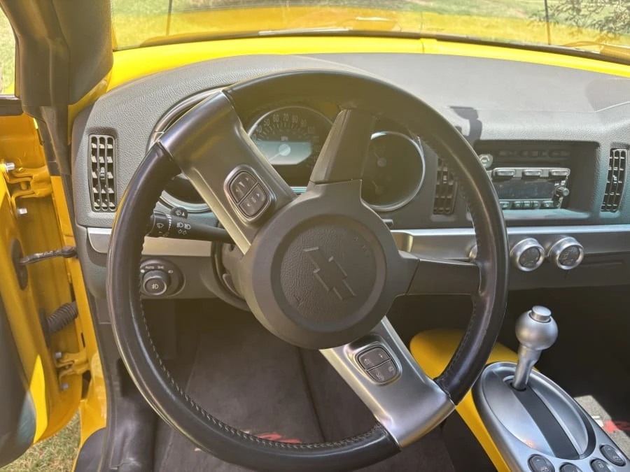 2005 Chevrolet SSR - Image 8 of 15