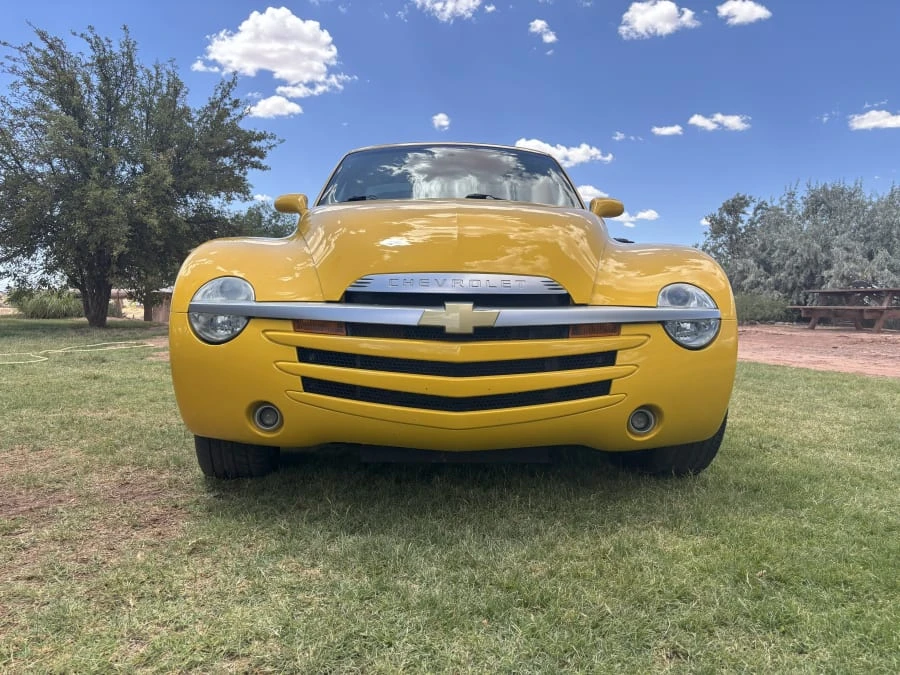 2005 Chevrolet SSR - Image 3 of 15
