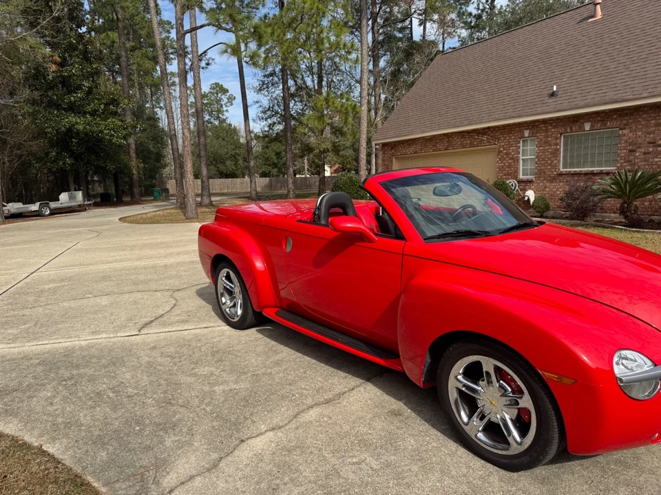 2005 Chevrolet SSR - Image 6 of 10