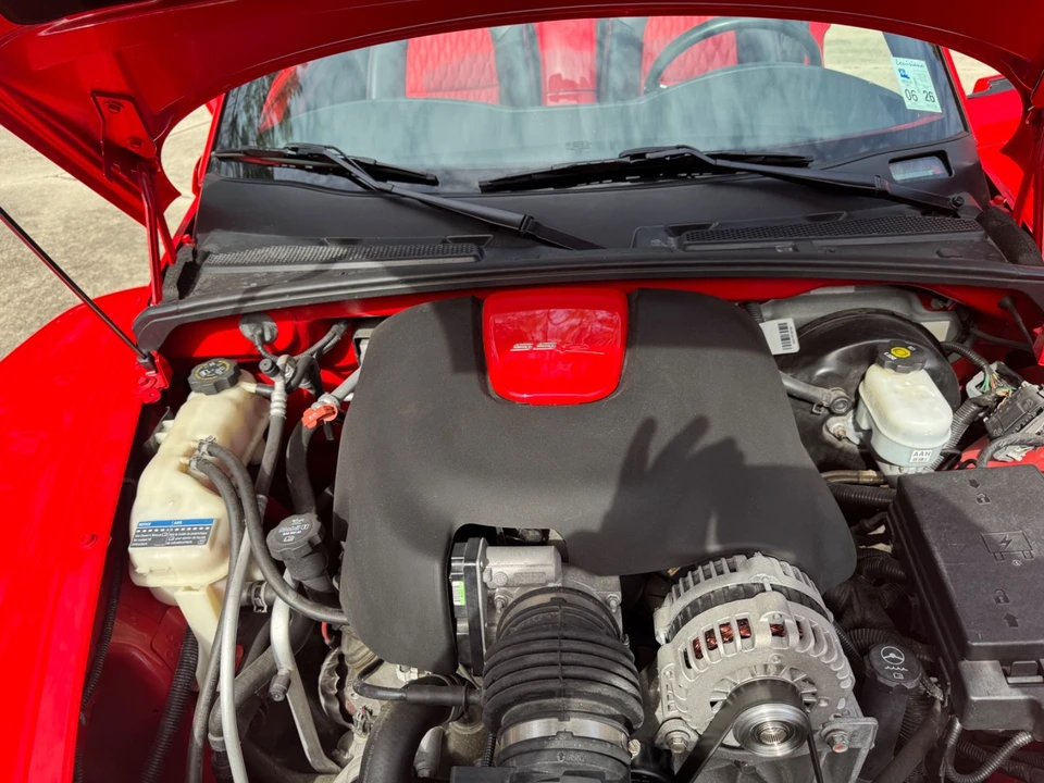 2005 Chevrolet SSR - Image 9 of 10