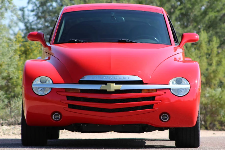 2005 Chevrolet SSR - Image 8 of 12