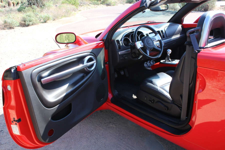 2005 Chevrolet SSR - Image 4 of 12